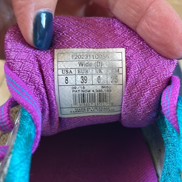 Brooks Running Shoes - Picture 6 of 8